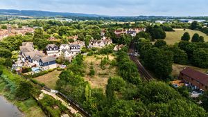 Photo 1- click for photo gallery